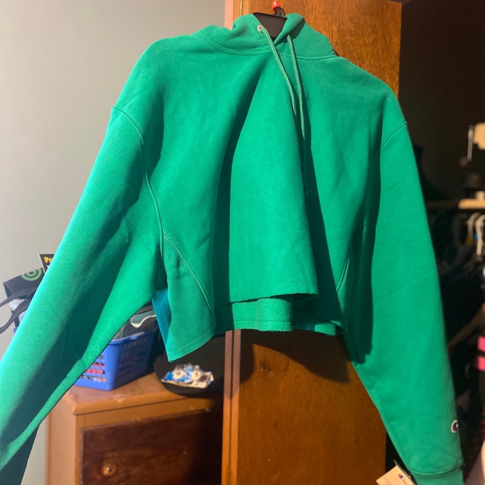 Women’s cropped Champion Hoodie